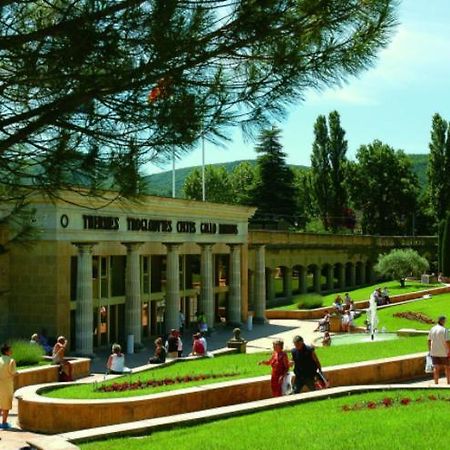 شقة Le Jardin Gréoux-les-Bains المظهر الخارجي الصورة